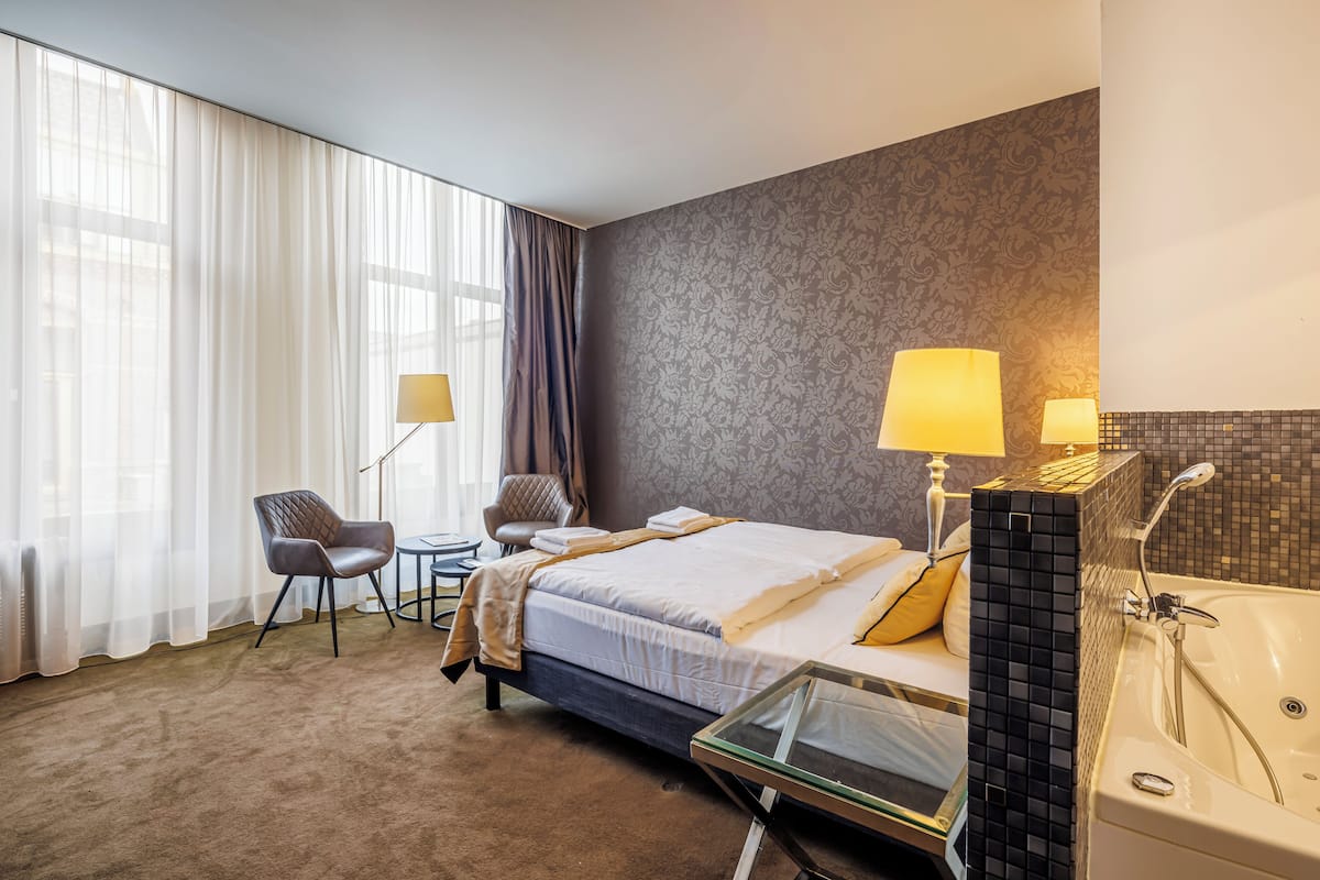 Suite junior | 1 dormitorio, ropa de cama hipoalergénica, escritorio y wifi gratis