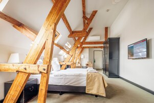 Suite | Living area | Flat-screen TV