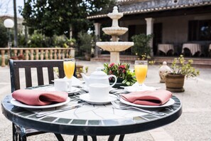 Terrace/patio - Aumallia Hotel & Spa (Felanitx)