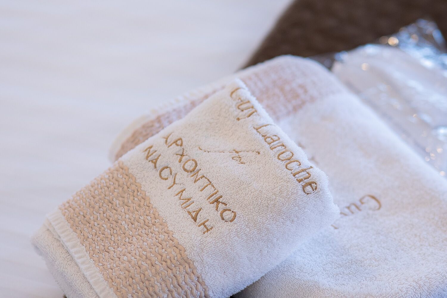 deluxe suite, fireplace, pool view | 1 bedroom, premium bedding, minibar, iron/ironing board