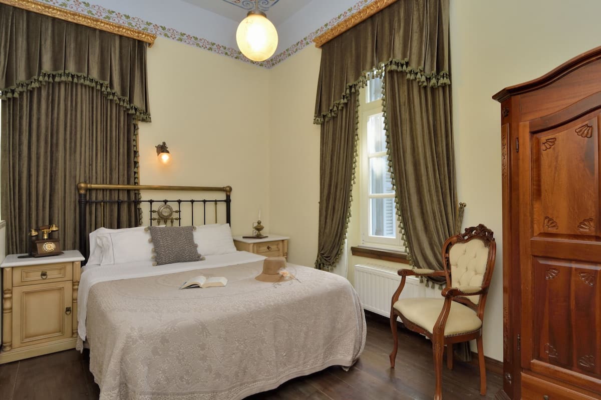 Standard Double or Twin Room | 1 bedroom, premium bedding, minibar, iron/ironing board