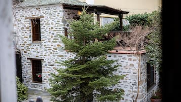 小型套房, 壁炉, 花园景观 | 1 多间卧室、高档床上用品、迷你吧、熨斗/熨板