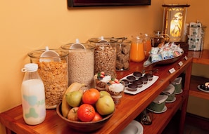 Free daily cooked-to-order breakfast