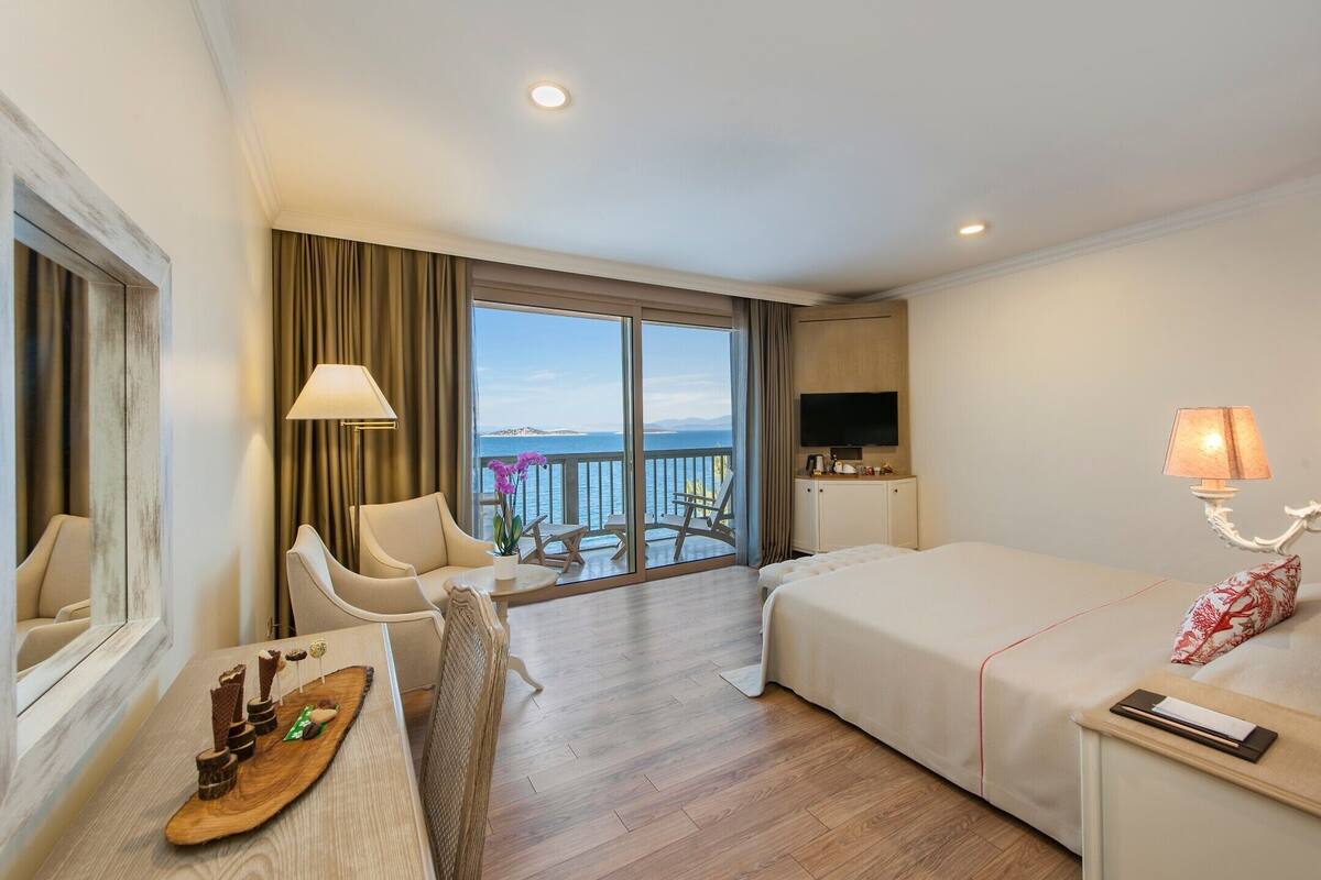 Family Room, 2 Bedrooms | Minibar, in-room safe, desk, blackout drapes