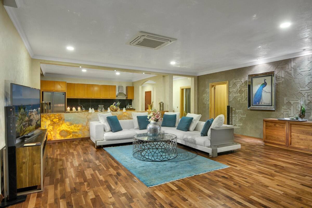 Presidential Suite, 2 Bedrooms | Private kitchen | Electric kettle
