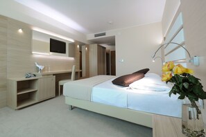 Superior Single Room | In-room safe, desk, cribs/infant beds, free WiFi - Hotel Panorama (Sibenik)