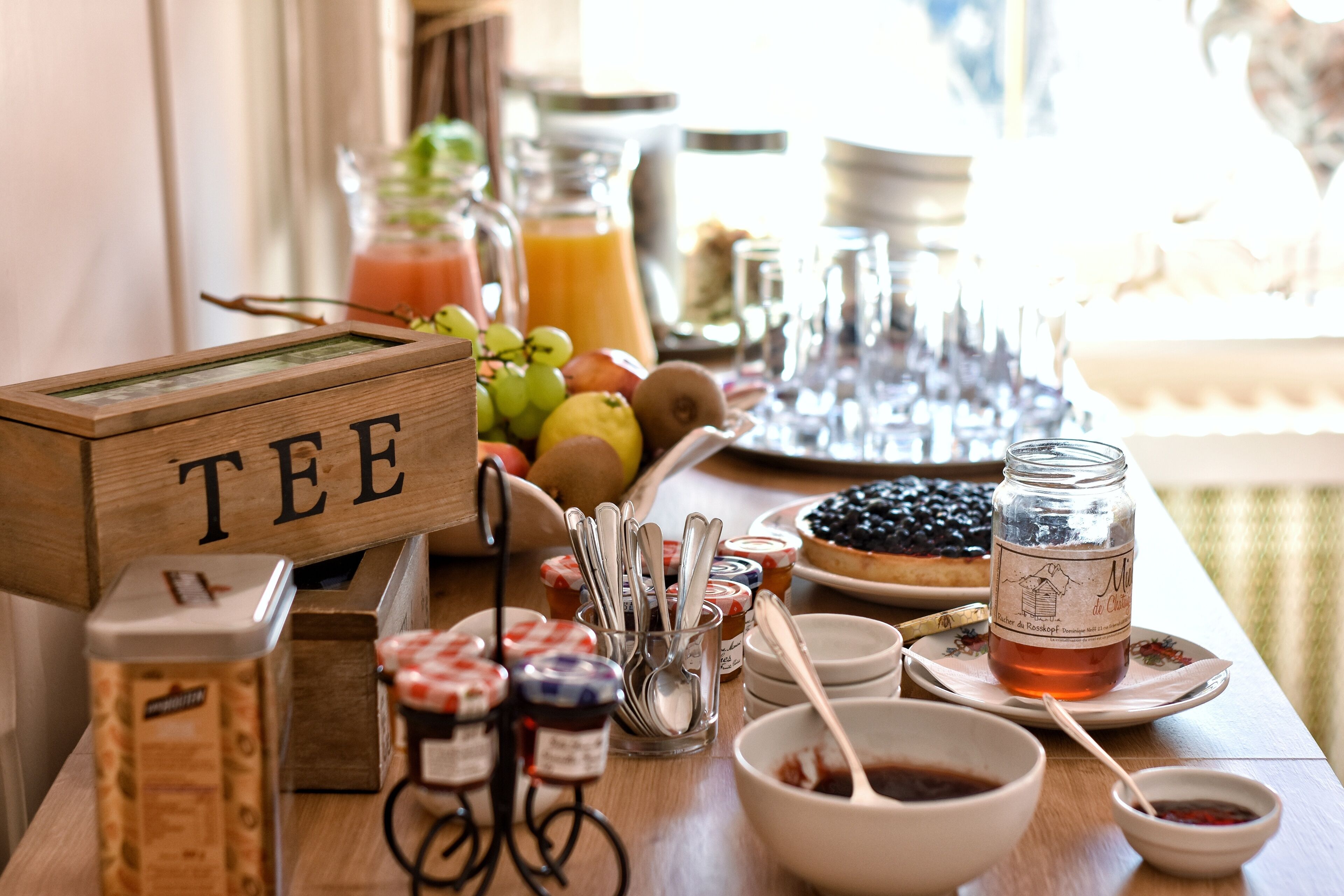 daily continental breakfast (eur 13 per person)