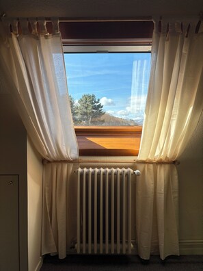 舒適套房, 不可攜帶寵物 | 起居區 | 電視