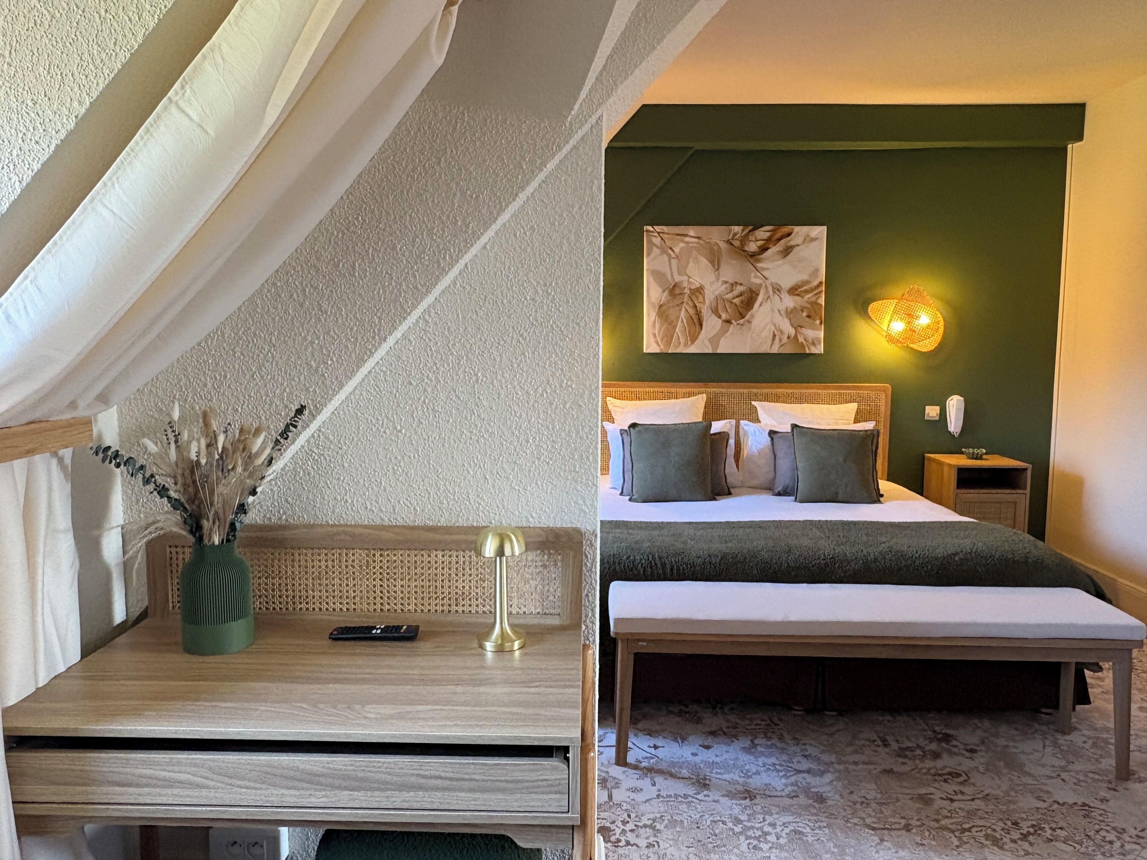 Suite – comfort, kjæledyr ikke tillatt | Individuelt dekorert, individuelt innredet, skrivebord og lydisolert