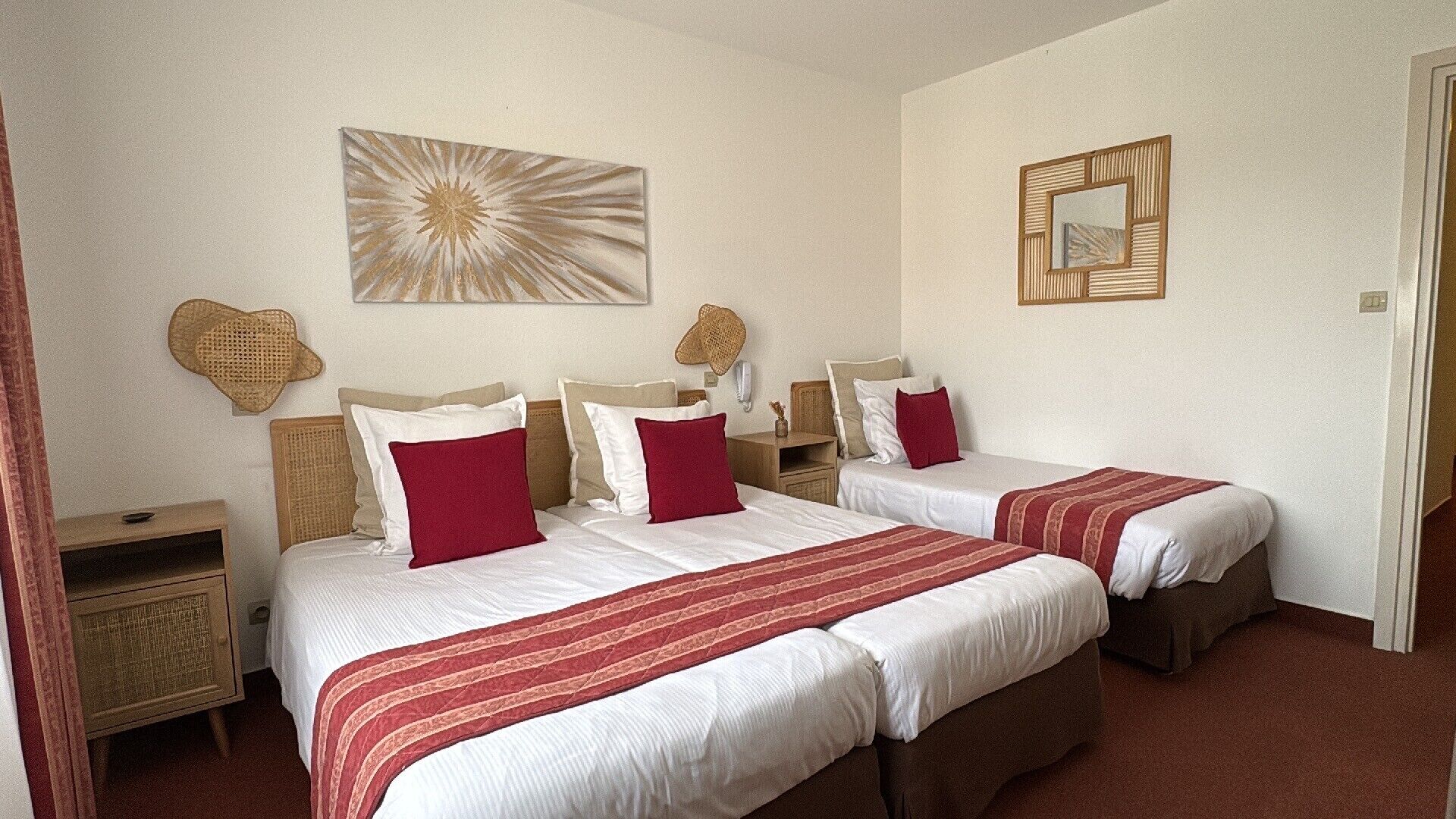 Comfort Triple Room, Pets Not Allowed | Individually decorated, individually furnished, desk, soundproofing