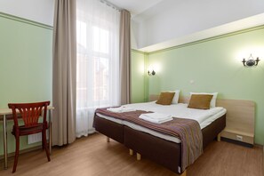 1 bedroom, desk, WiFi, bed sheets