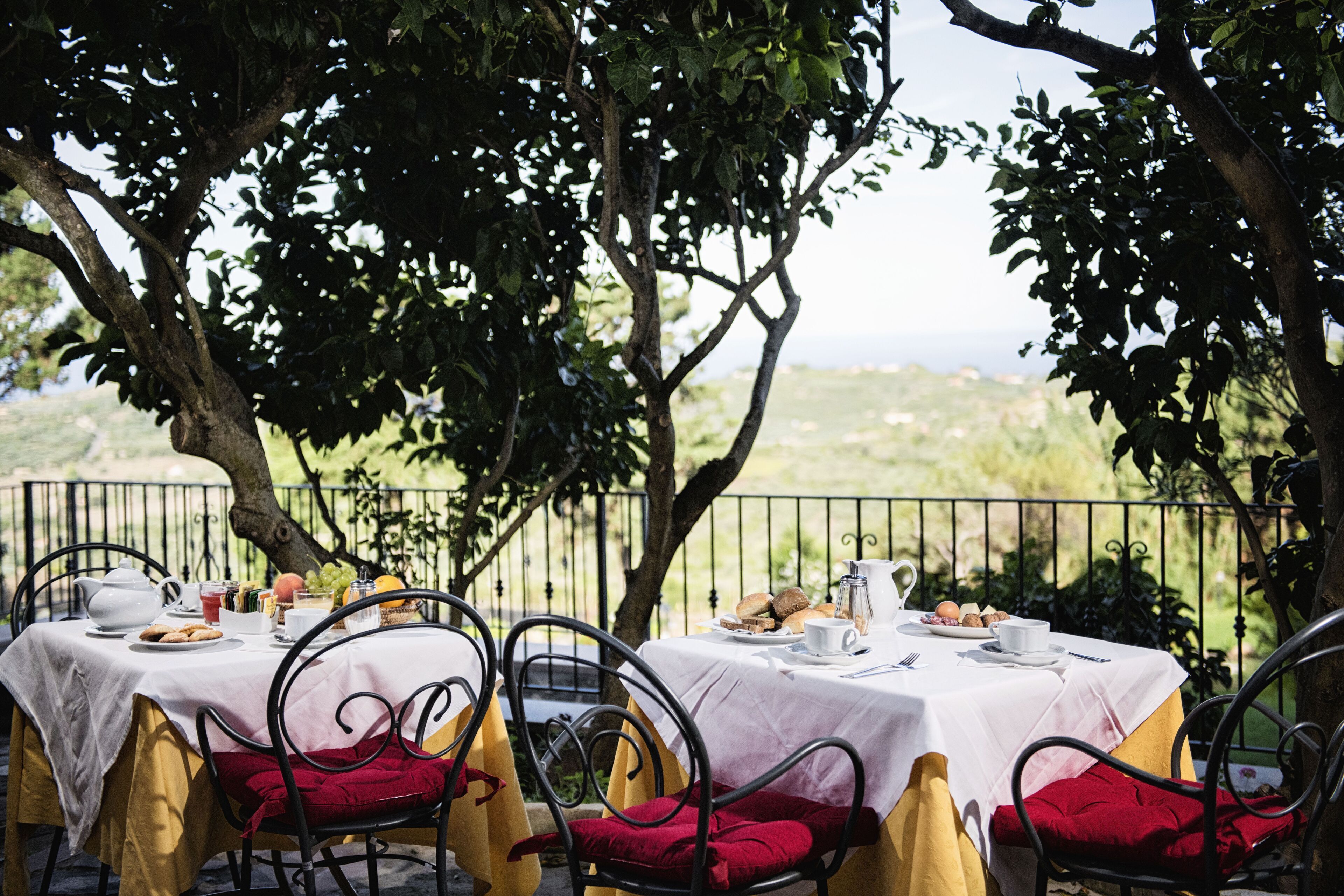 double room, garden view, garden area | view from room