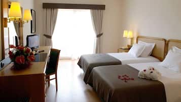 Minibar, una cassaforte in camera, una scrivania, tende oscuranti