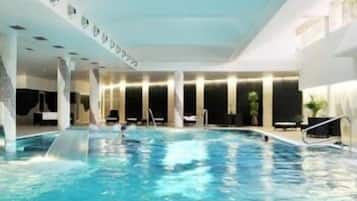 Indendørs pool