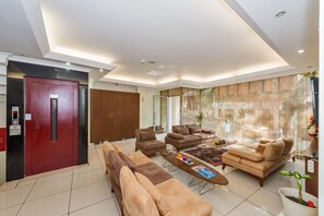 Lobby sitting area - May Hotel (Istanbul)