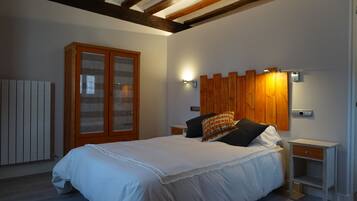 Family Suite, 2 Bedrooms | Free cots/infant beds, rollaway beds, free WiFi, bed sheets