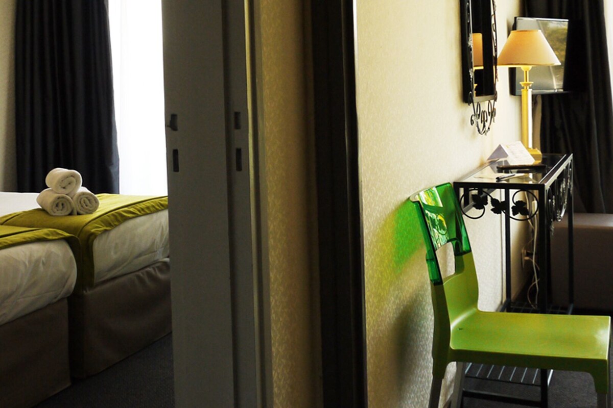 Chambre Triple, vue jardin | Équipements de la chambre