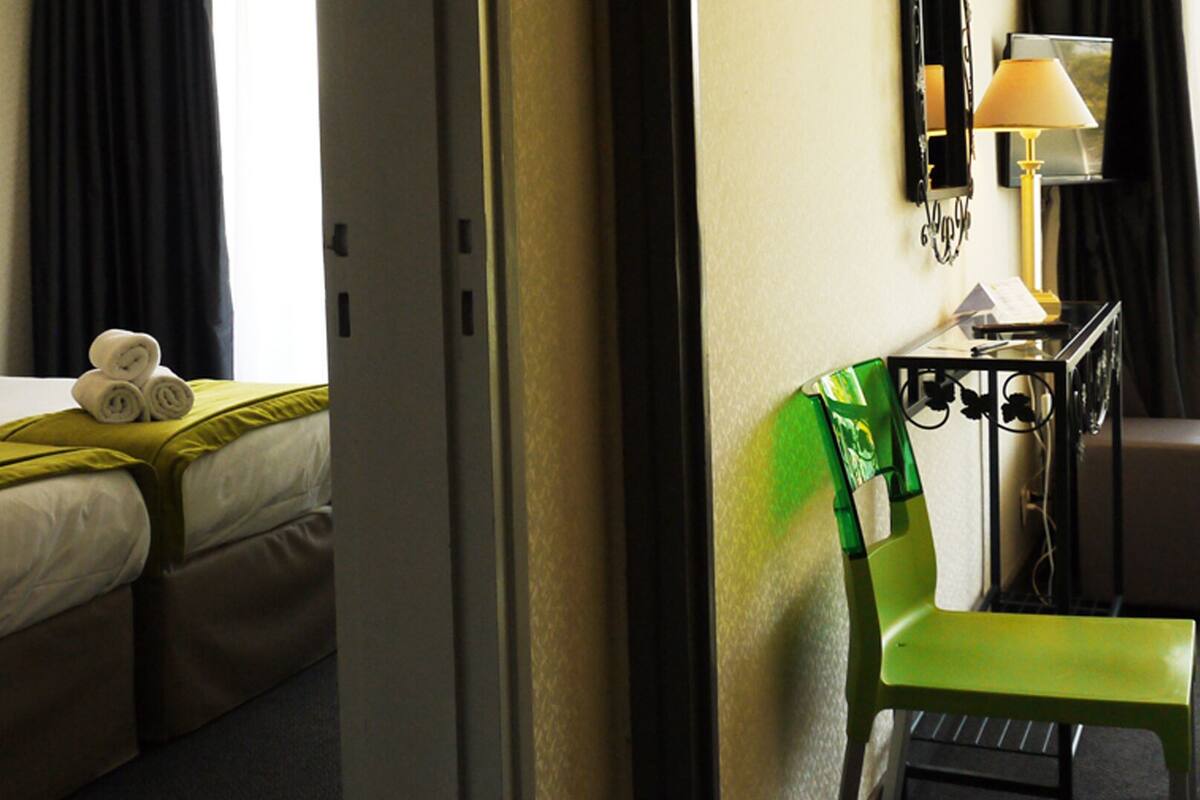 Chambre Triple, vue jardin | Équipements de la chambre