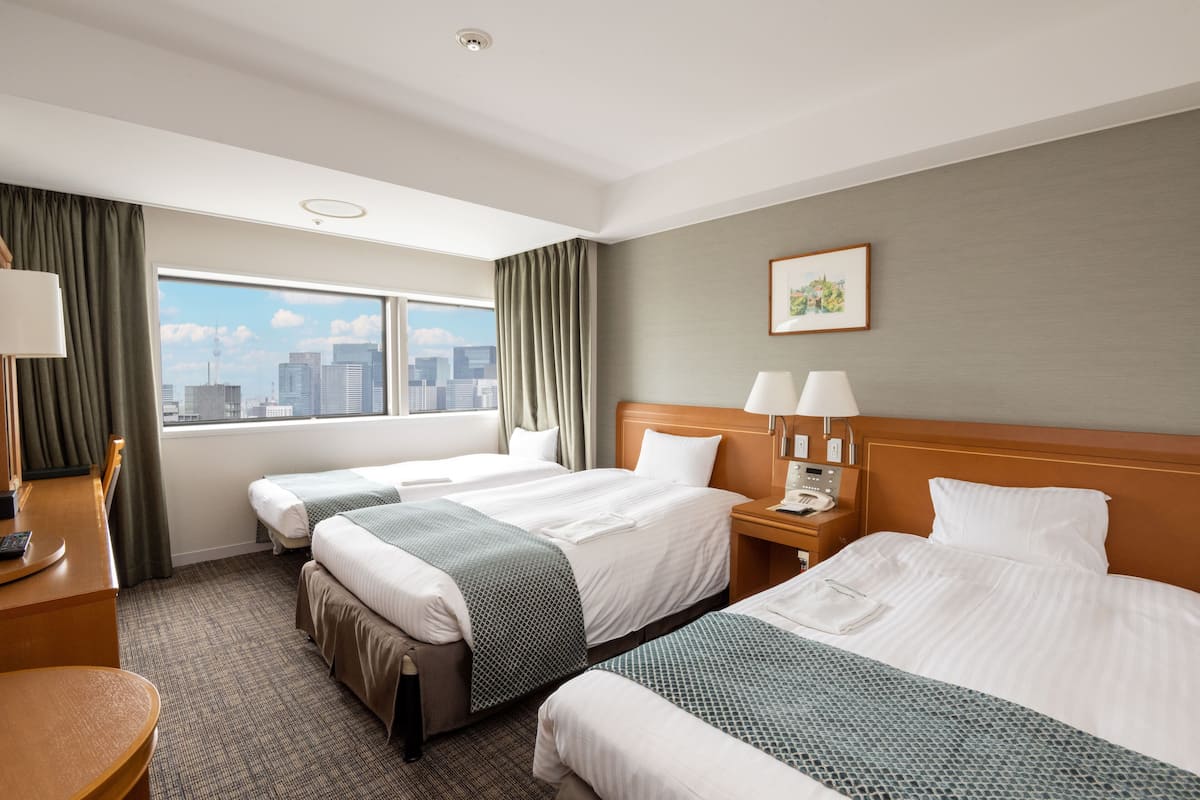 1 bedroom, premium bedding, down comforters, in-room safe