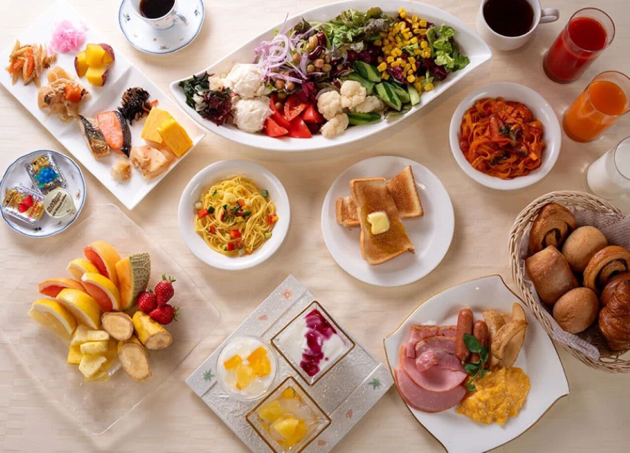 Daily buffet breakfast for a fee