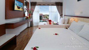 Quarto triplo (Special Occasion) | Frigobar, cofres nos quartos, escrivaninha, quartos à prova de som