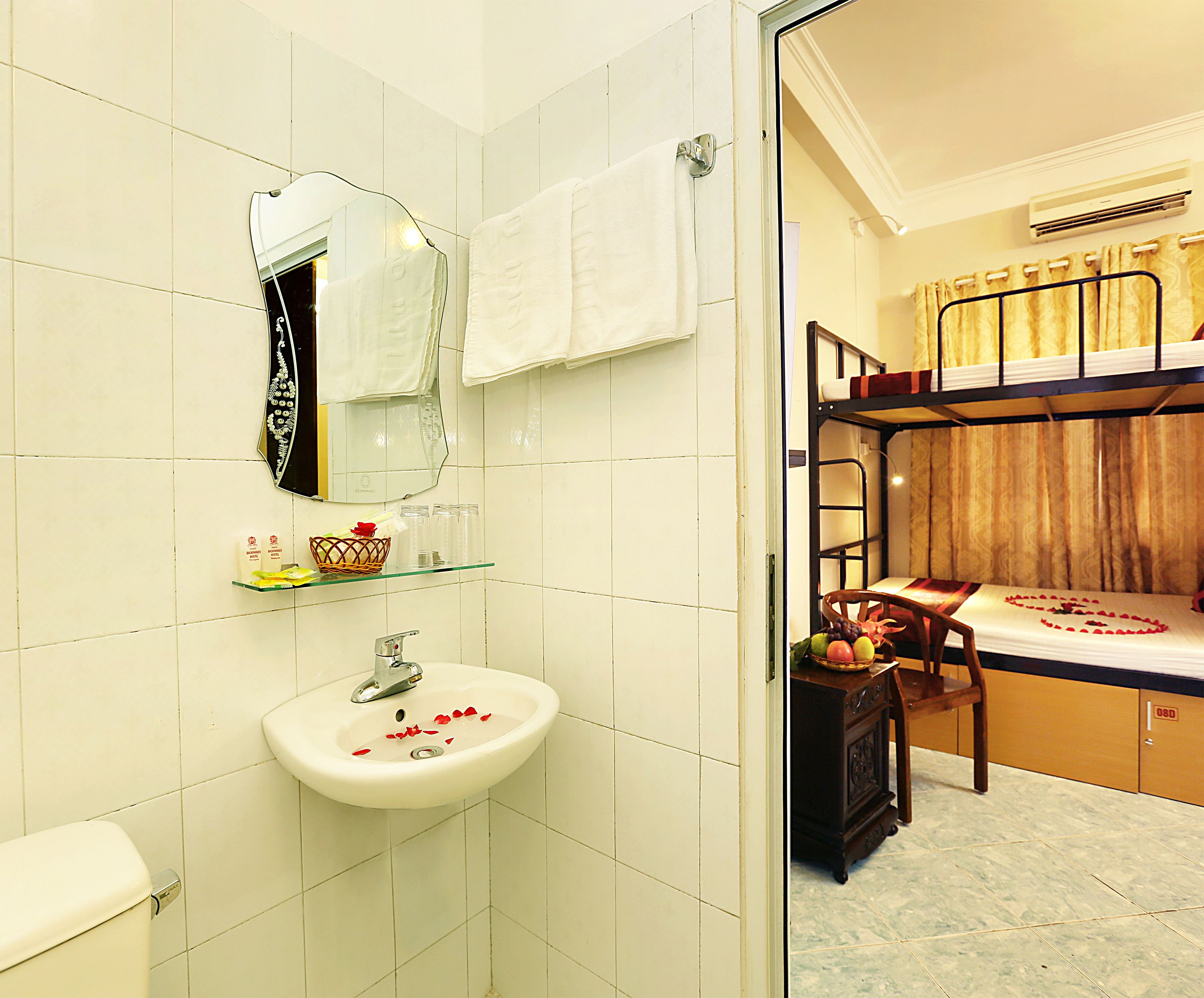 shower, free toiletries, hair dryer, slippers