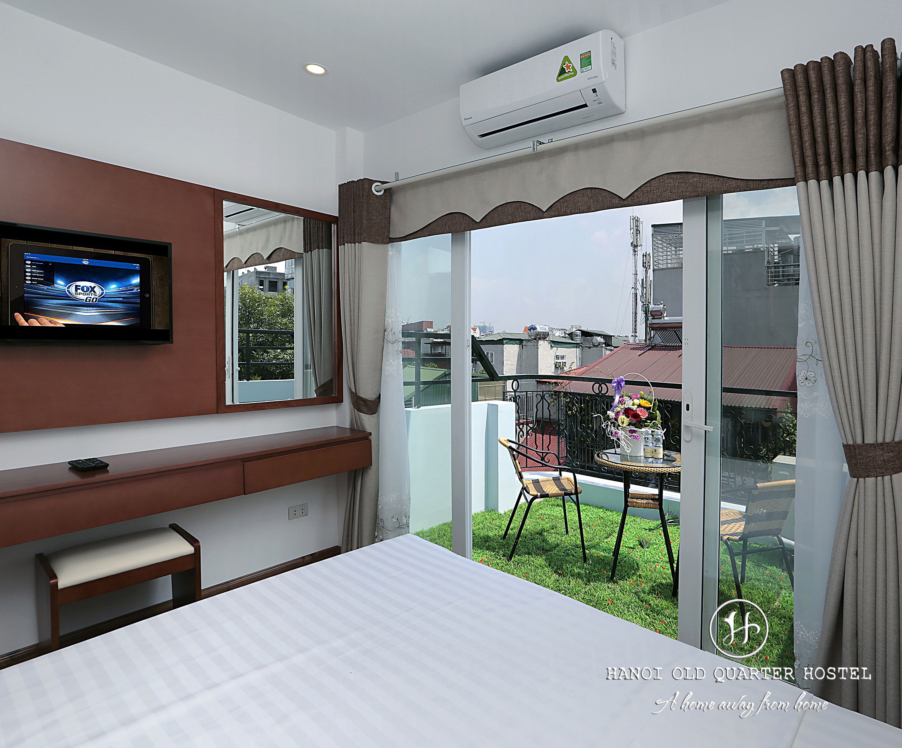 special occasion double or twin room | minibar, in-room safe, desk, soundproofing