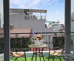 Balcony - Hanoi Old Quarter Hostel (Hanoi)