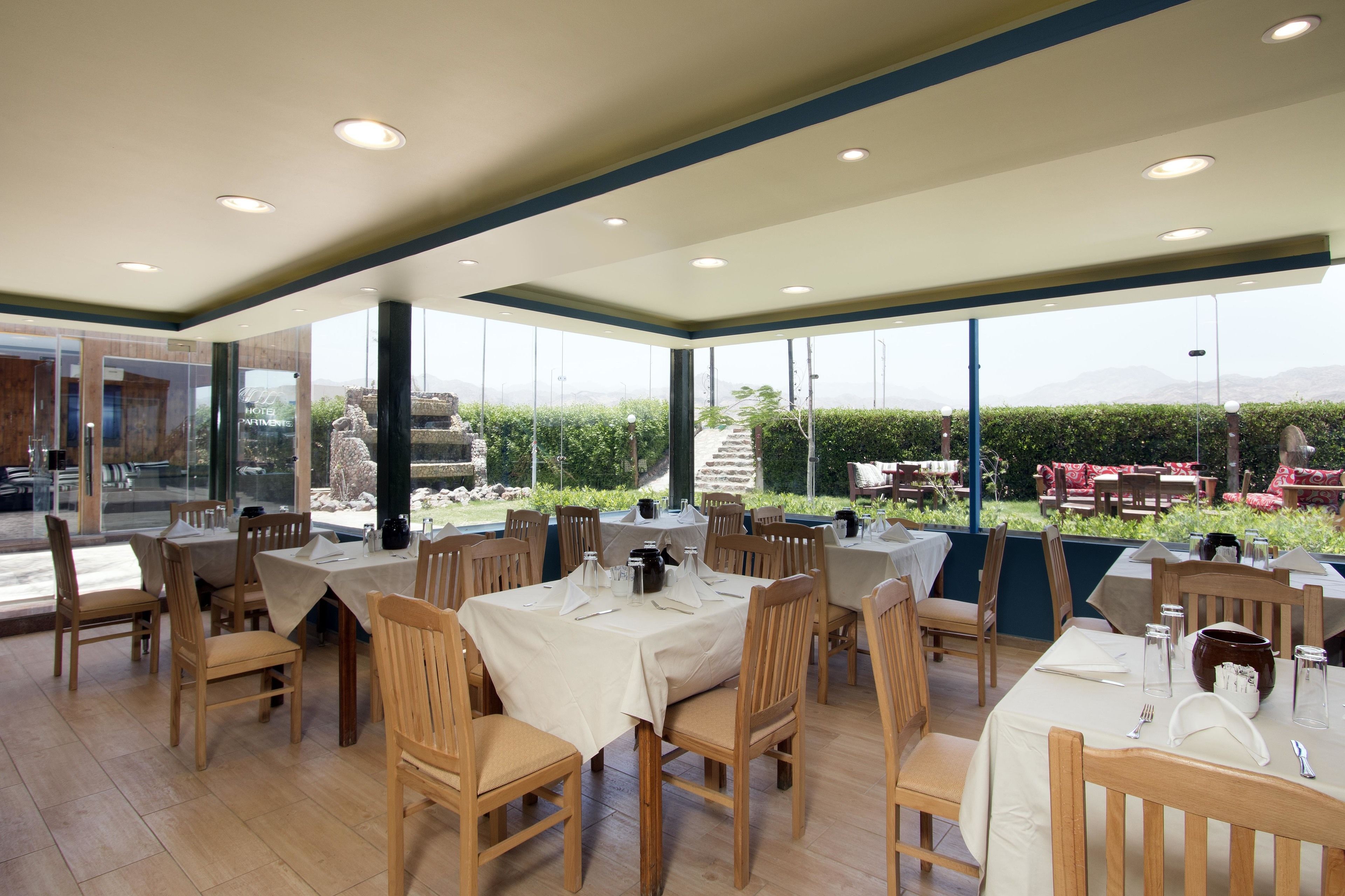 Frühstück und Abendessen, Blick auf den Pool 