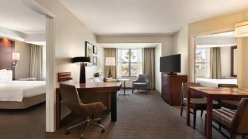 Ropa de cama de alta calidad, edredones de plumas, escritorio