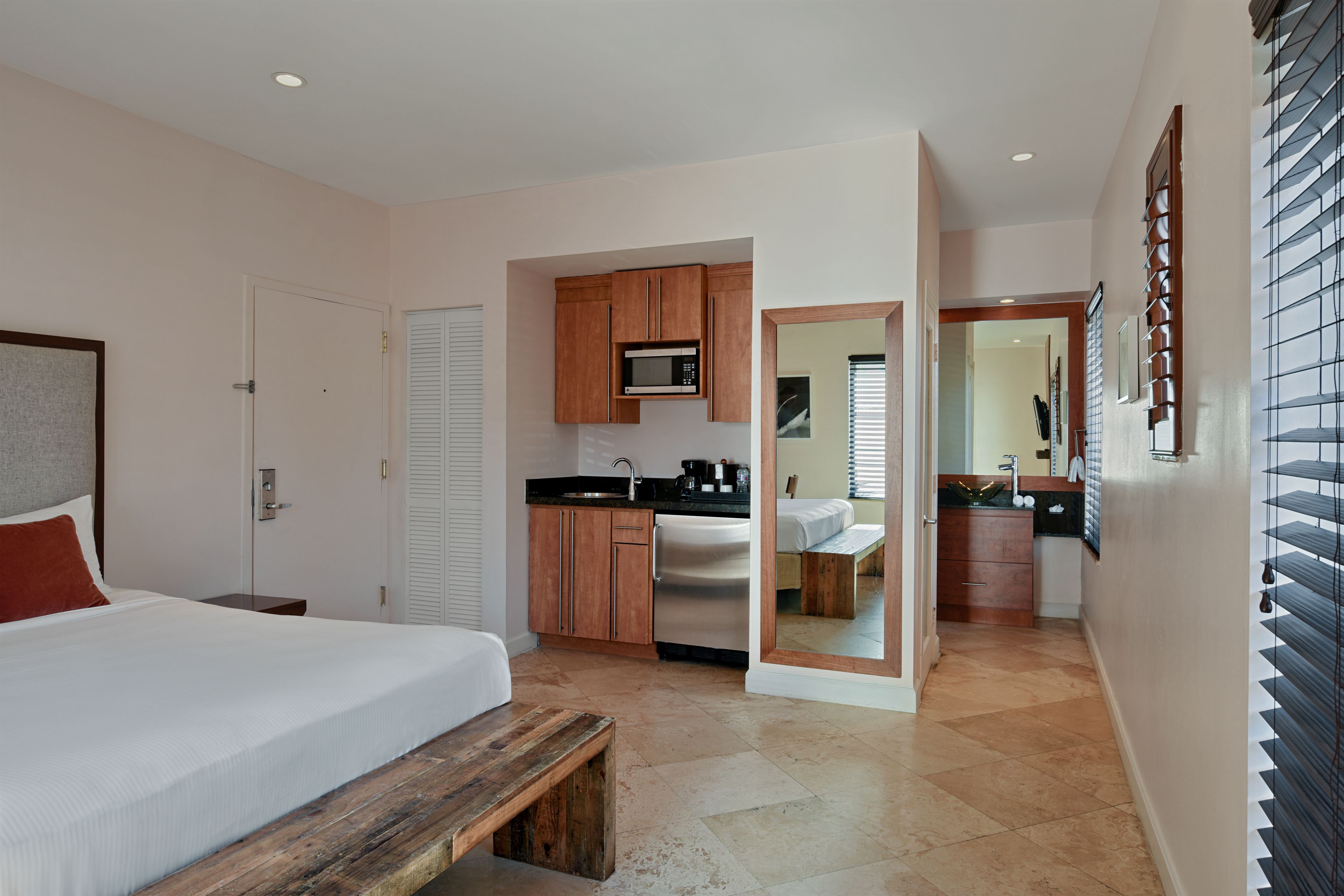 premium bedding, in-room safe, individually decorated, desk