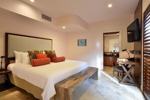Premium bedding, in-room safe, individually decorated, desk - Casa Victoria Orchid (Miami Beach)