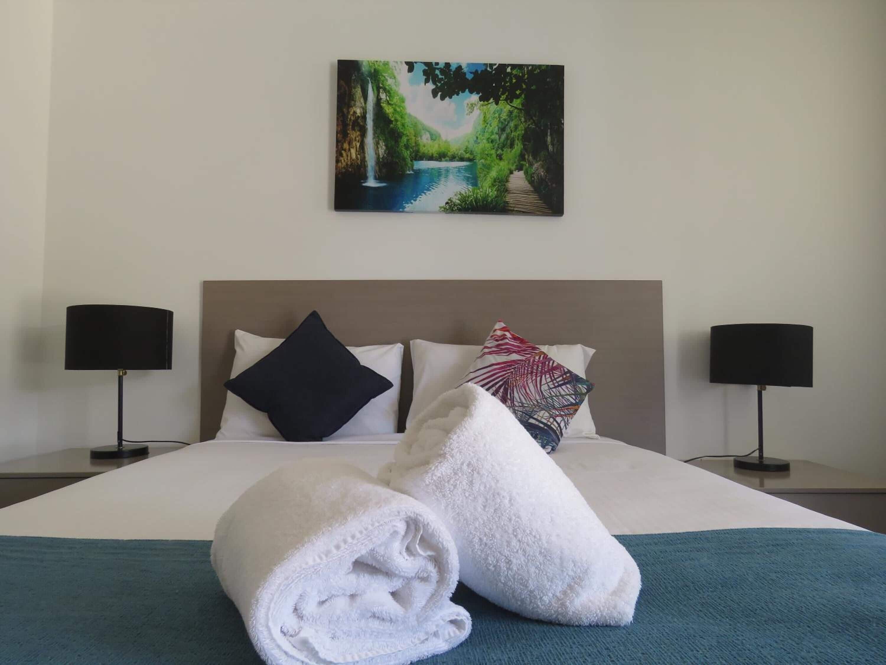 迷你吧、办公桌、遮光窗帘、隔音