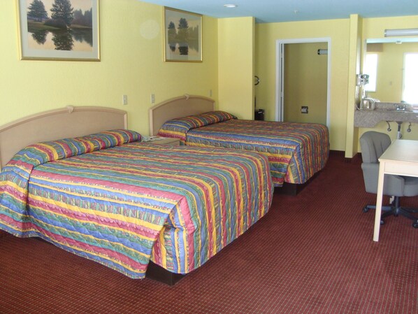 Basic Room, 2 Queen Beds