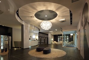 Exterior - Holiday Inn Milan Nord Zara by IHG (Cinisello Balsamo)