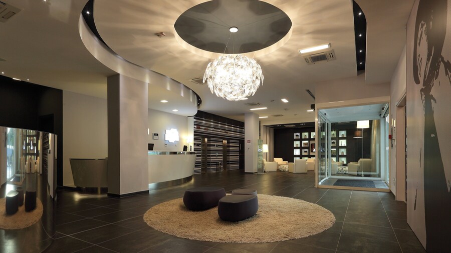 Holiday Inn Milan Nord Zara by IHG