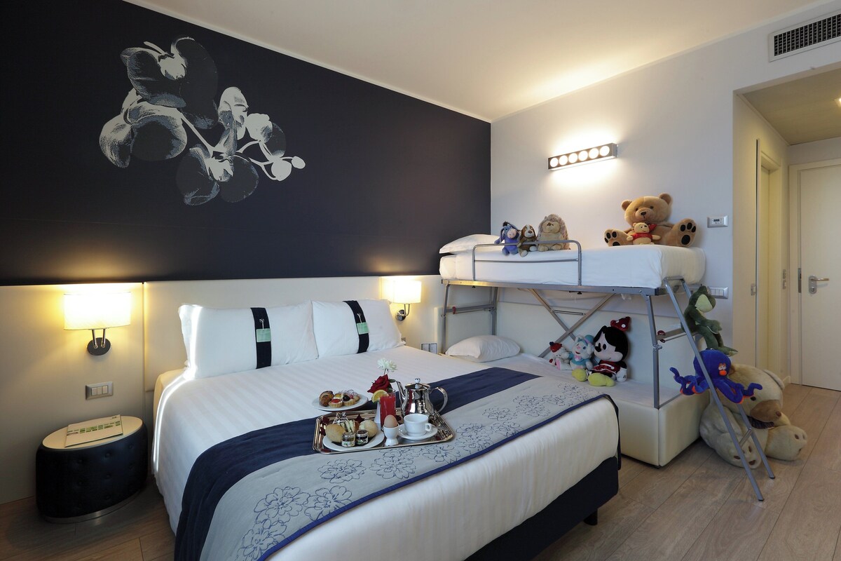 Premium Room, Multiple Beds, Non Smoking | 1 bedroom, down comforters, minibar, in-room safe