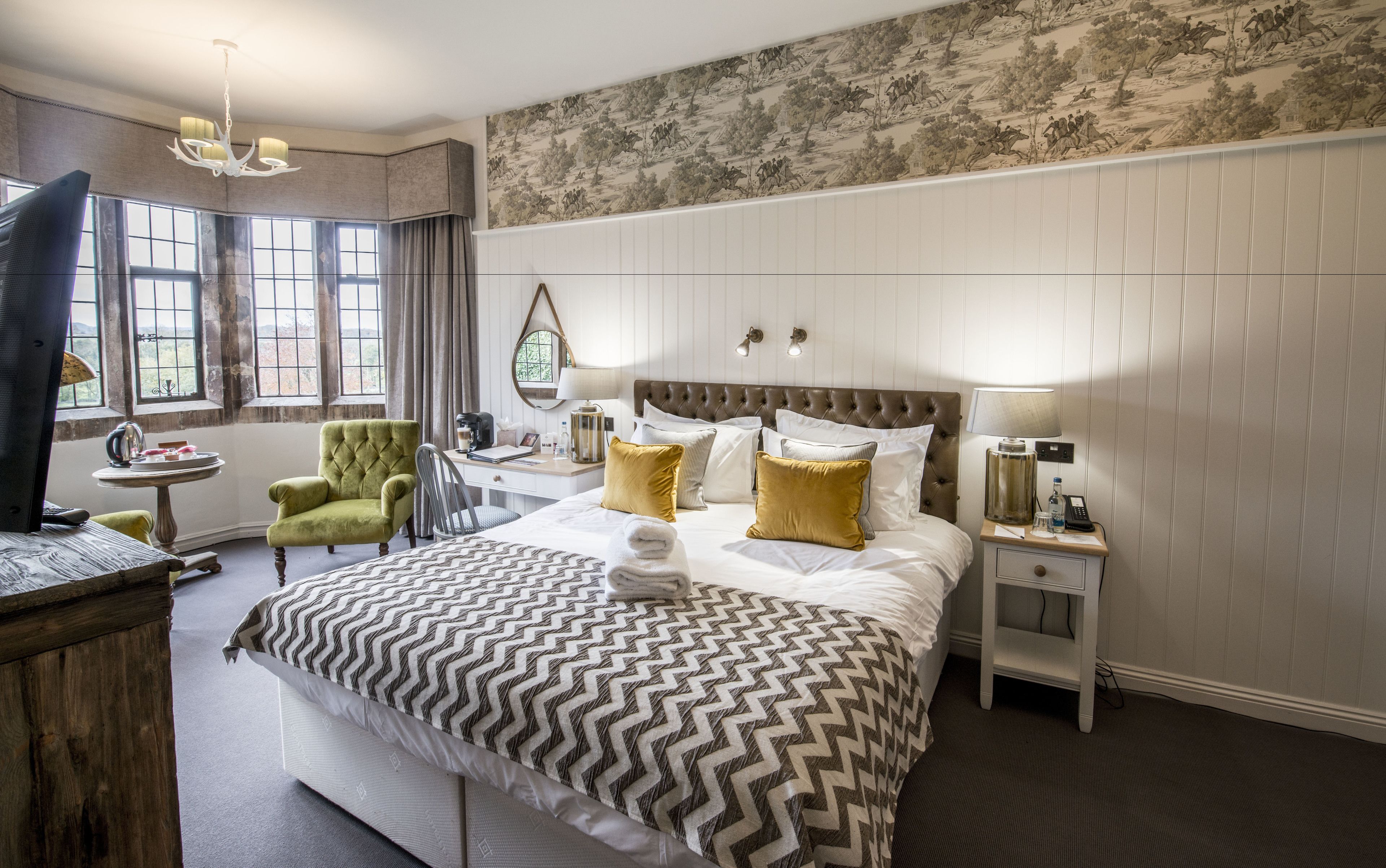 Habitación Deluxe doble, 1 habitación | Escritorio, tabla de planchar con plancha, wifi gratis y ropa de cama