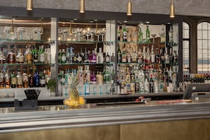 Bar (on property) - Stonehouse Court Hotel (Stonehouse)