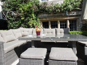 供应午餐和晚餐，无国界融合菜