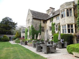 Se sirven almuerzos y cenas, cocina fusión