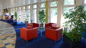 Lobby sitting area - Commundo Tagungshotel Neuss (Neuss)