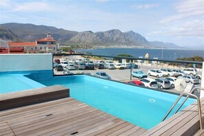 Piscine sur le toit