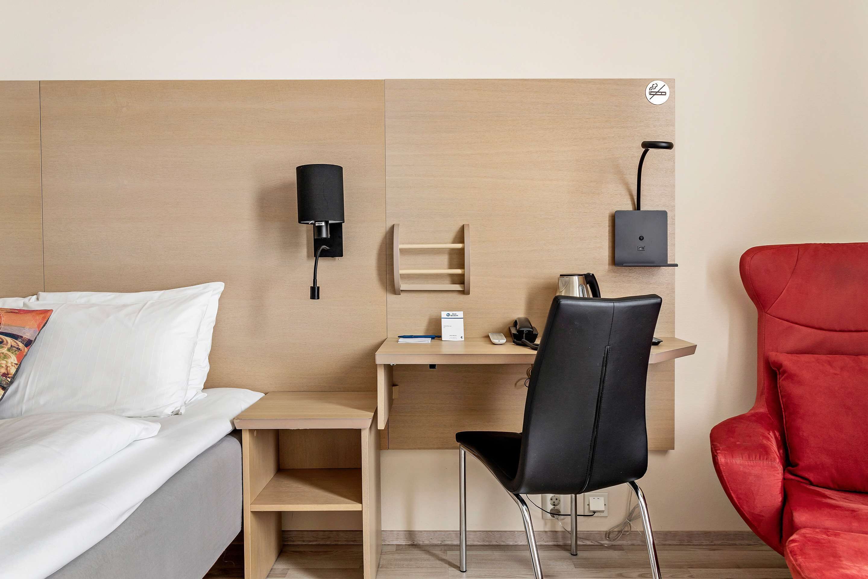 standard room, 1 double bed, non smoking | pillow-top beds, individually furnished, desk, laptop workspace