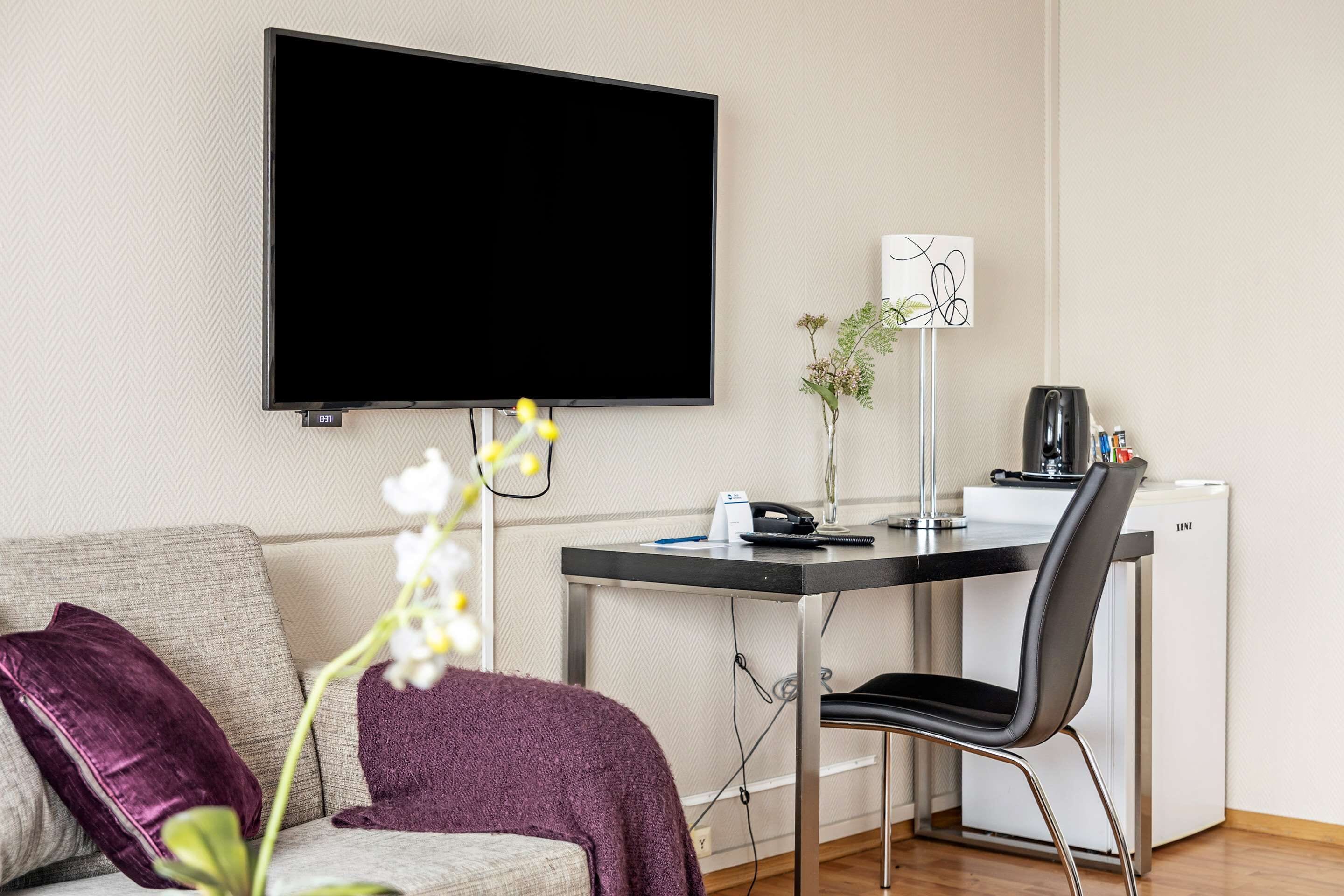 suite, 1 king bed, non smoking | pillow-top beds, individually furnished, desk, laptop workspace