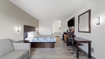 Escritorio, espacio para trabajar con laptop y cortinas blackout 