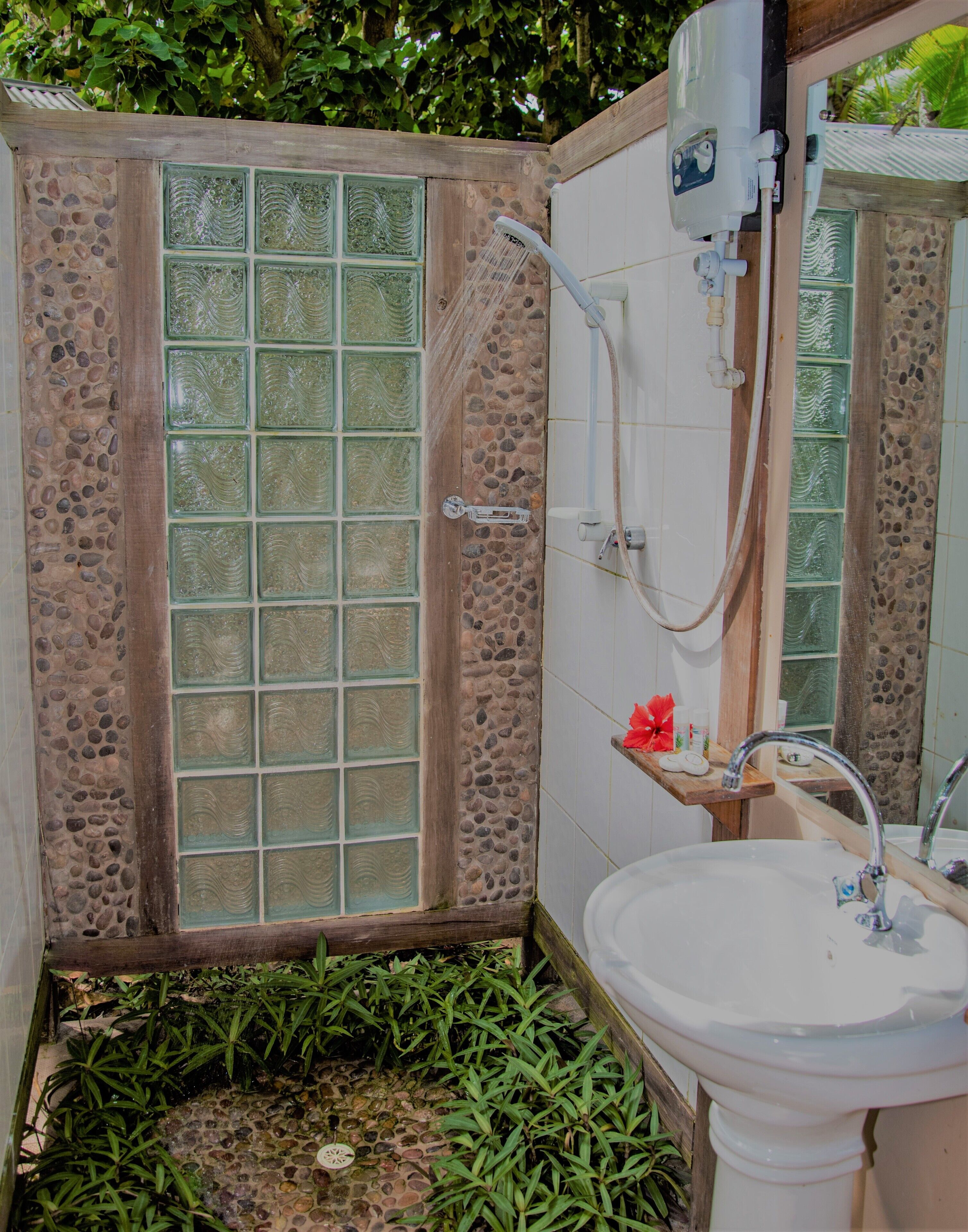 island bure | bathroom | shower, free toiletries, towels