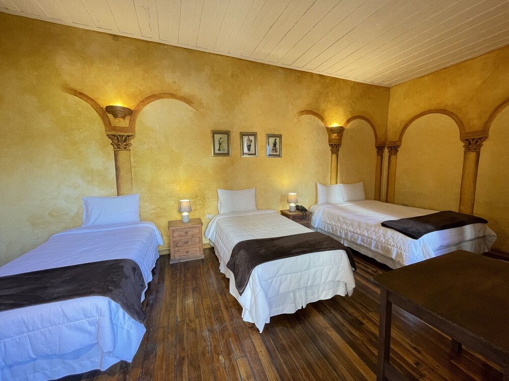 Hotel NASS Casa del Aguila by null