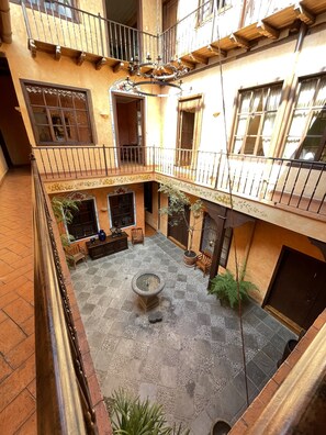 Terrace/patio - Hotel NASS Casa del Aguila (Cuenca)