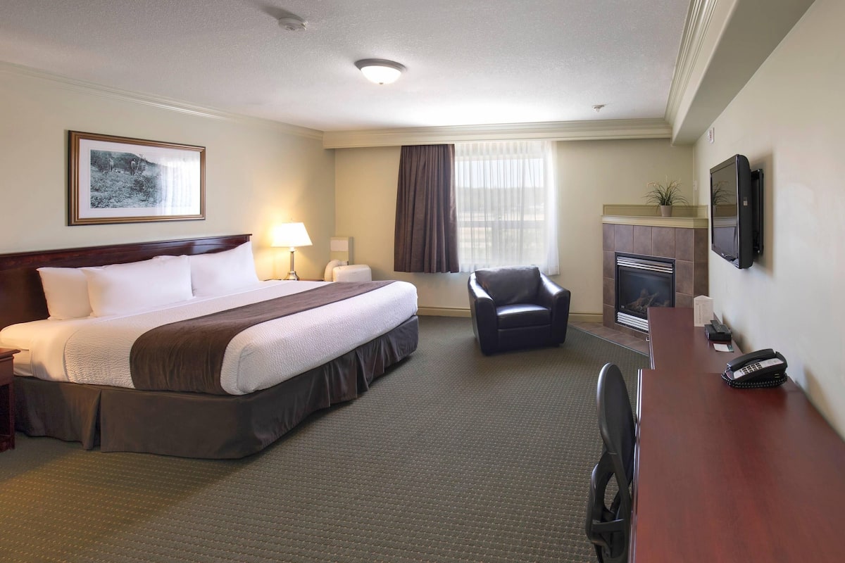 Standard Room, 1 King Bed, Smoking